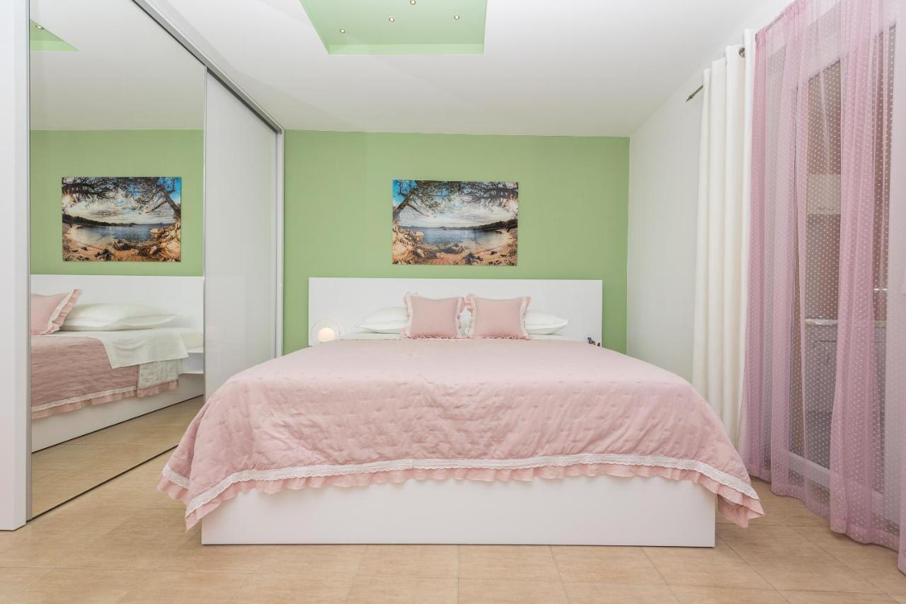 Apartments Villa Vujcic Makarska Eksteriør bilde