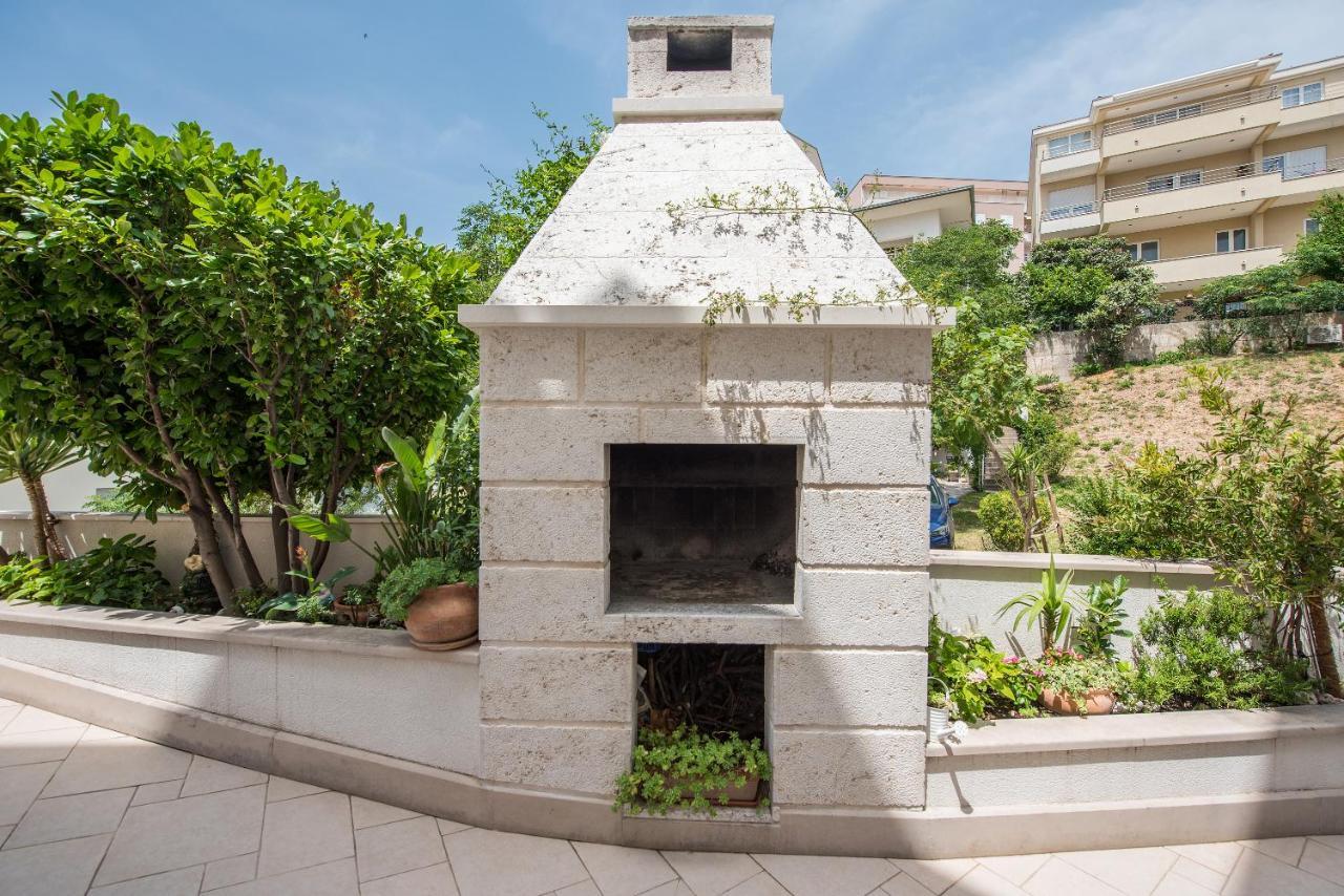 Apartments Villa Vujcic Makarska Eksteriør bilde
