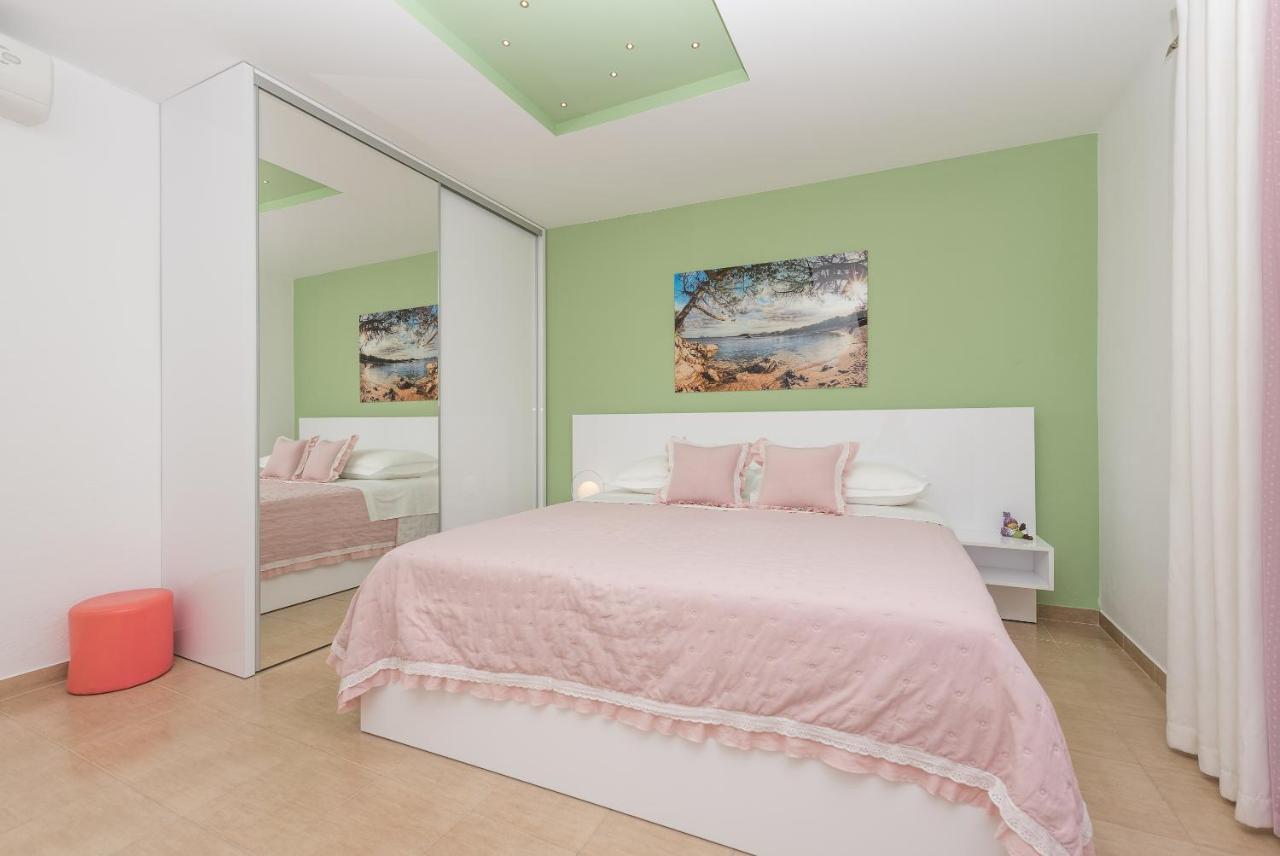 Apartments Villa Vujcic Makarska Eksteriør bilde
