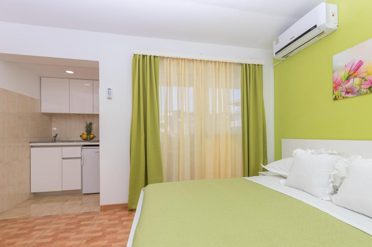 Apartments Villa Vujcic Makarska Eksteriør bilde